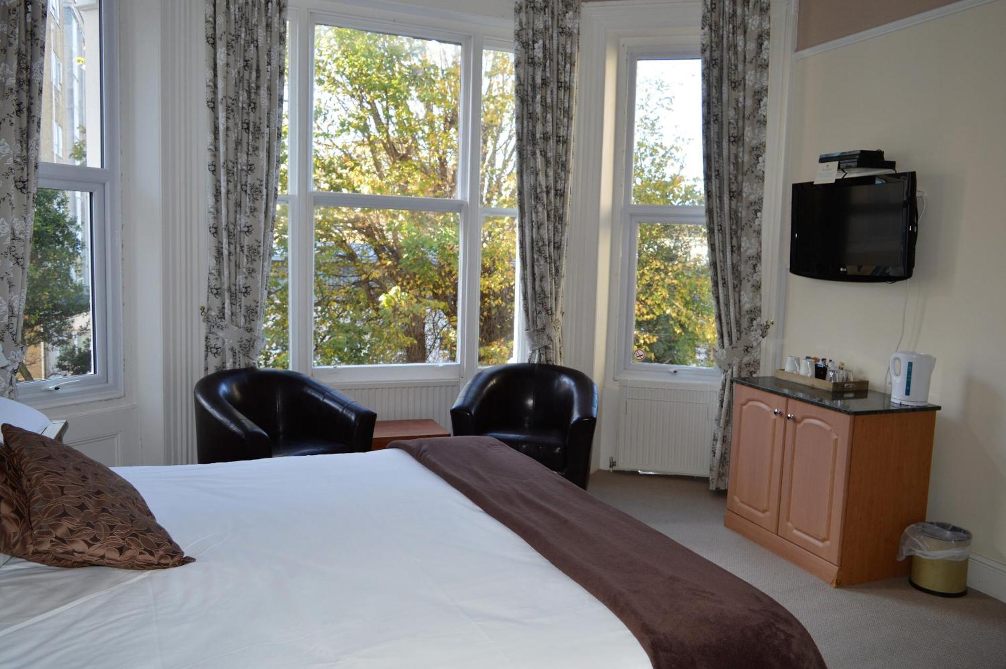 The Sheldon B&B - Free Private Parking Eastbourne Exteriör bild