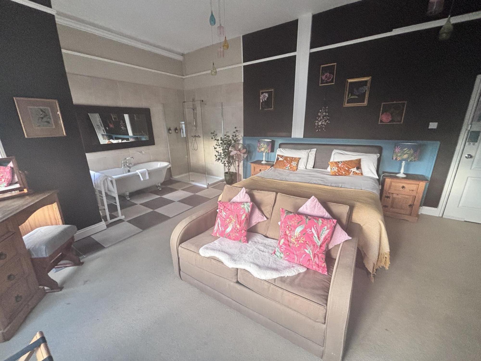 The Sheldon B&B - Free Private Parking Eastbourne Exteriör bild