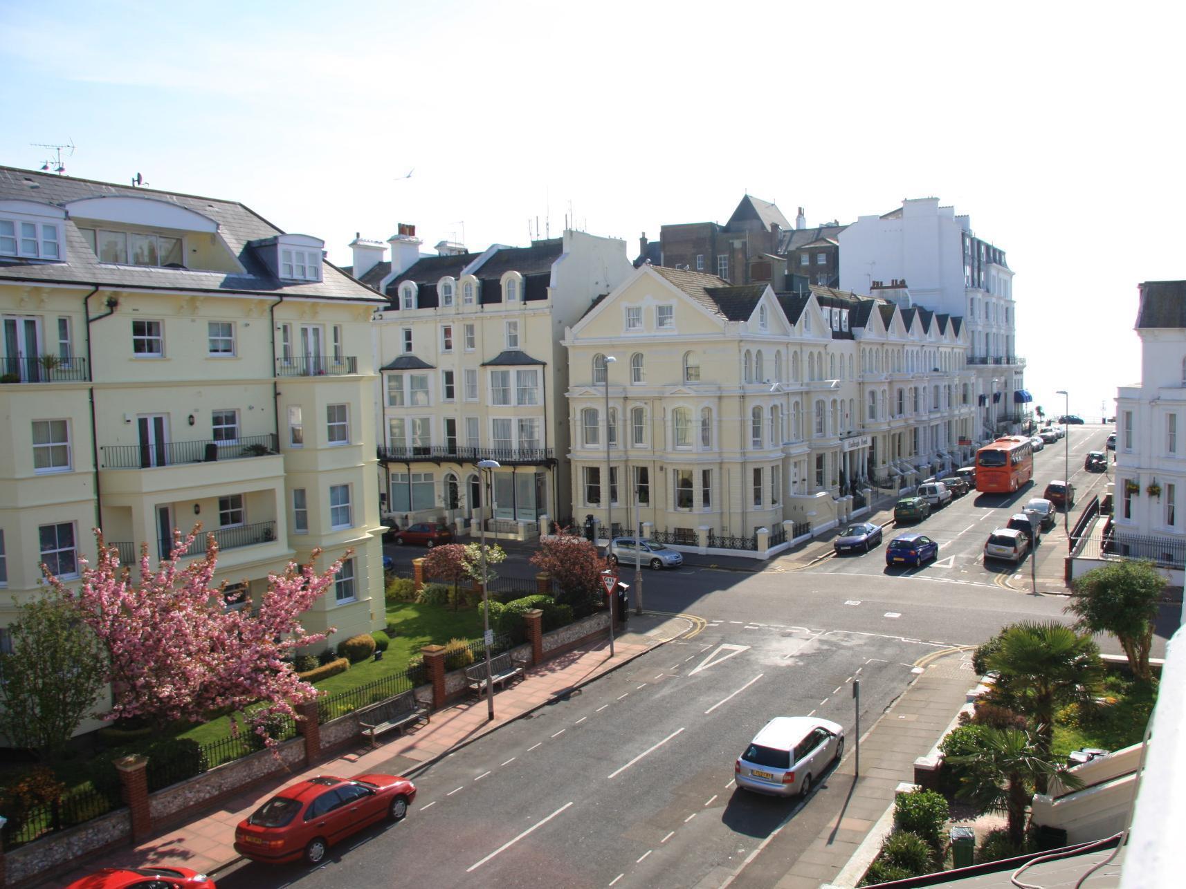 The Sheldon B&B - Free Private Parking Eastbourne Exteriör bild