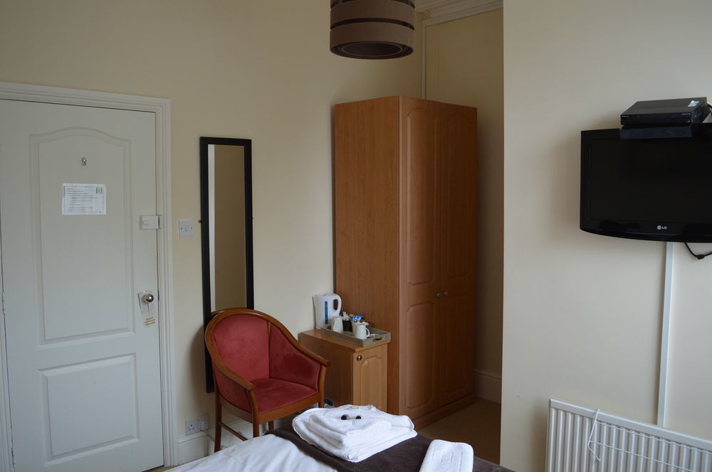 The Sheldon B&B - Free Private Parking Eastbourne Exteriör bild