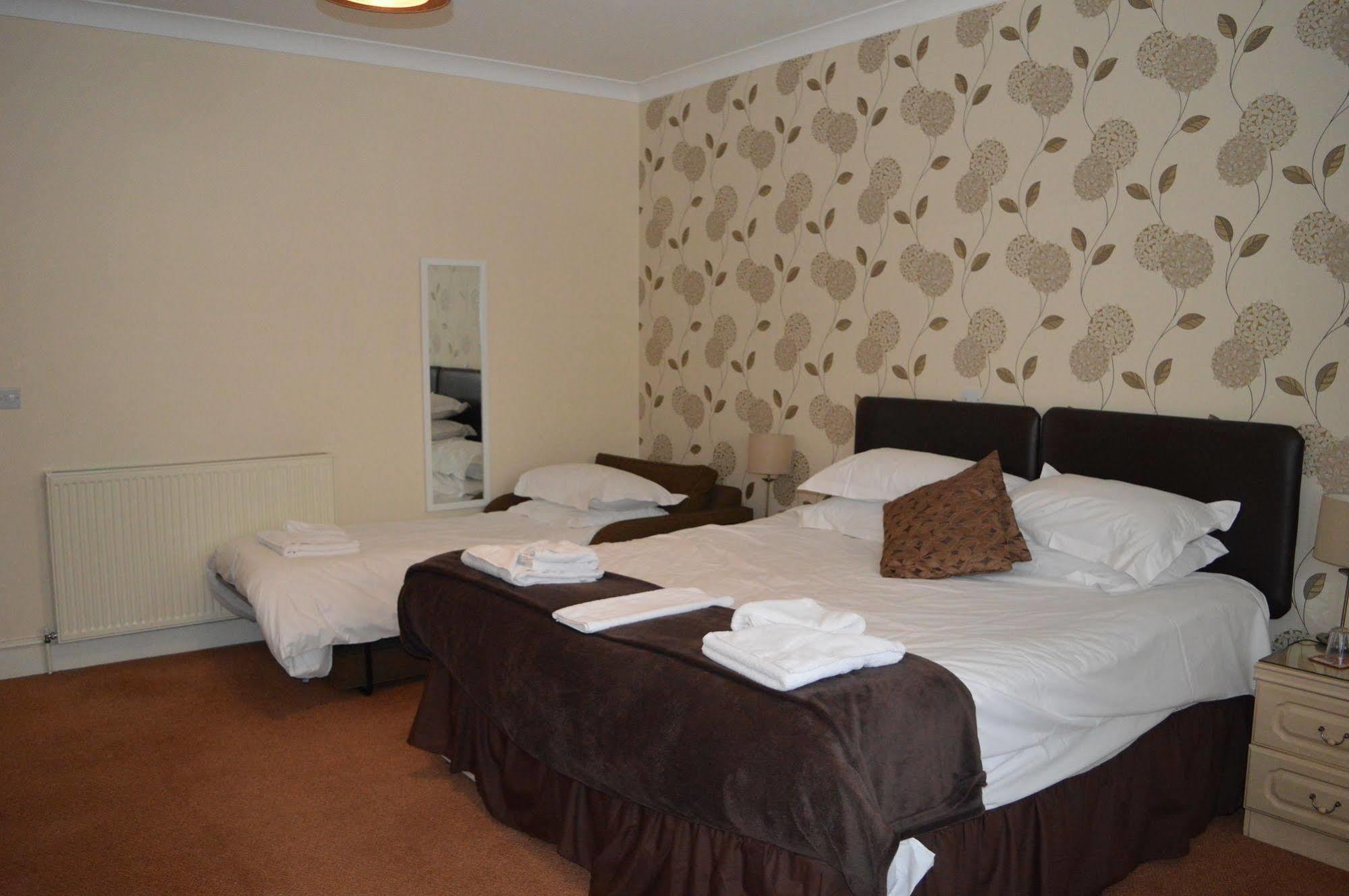 The Sheldon B&B - Free Private Parking Eastbourne Exteriör bild