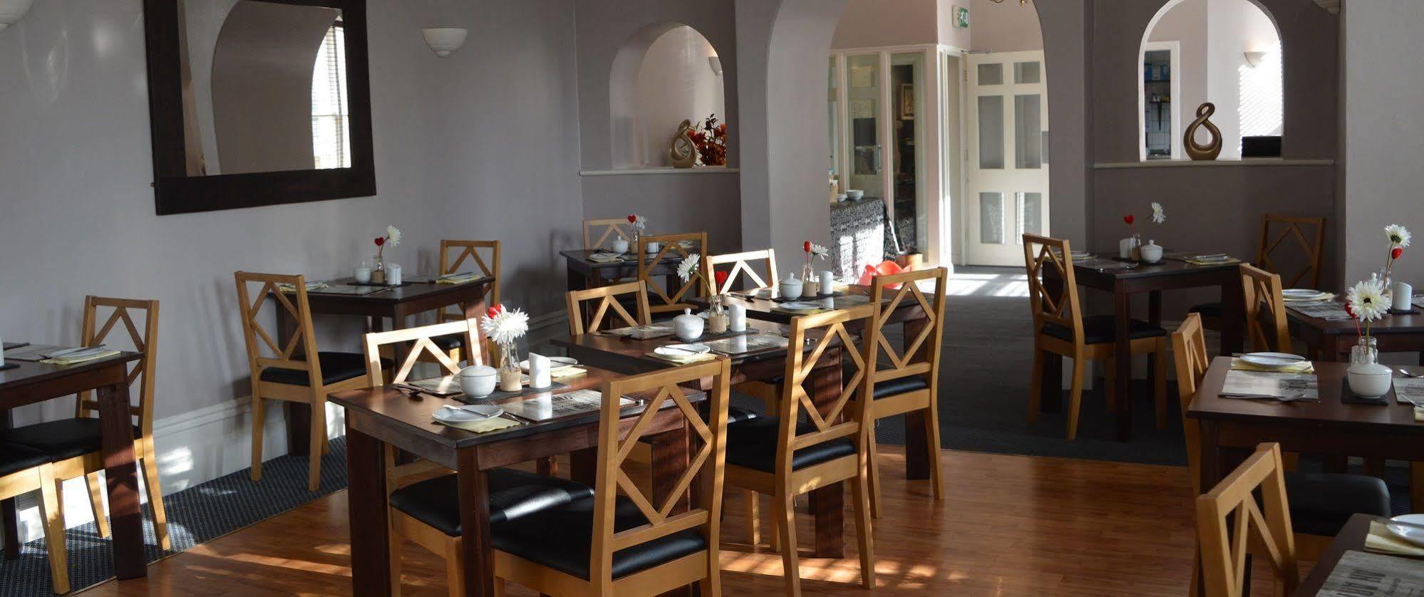 The Sheldon B&B - Free Private Parking Eastbourne Exteriör bild
